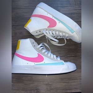 Women’s NIke Blazer